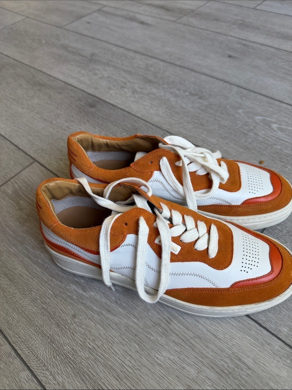 ALOHAS White and Orange Suede-Trim Low-Top Sneaker size 10 - Picture 3 of 10
